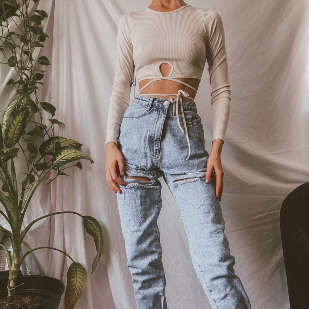 ASTR The Label Tie Waist Long Sleeve Top - Picture 2 of 4